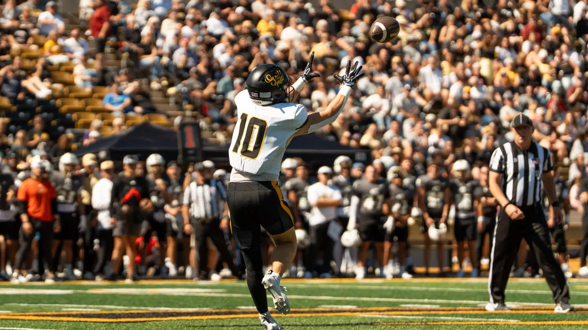 Crew Myers had nine catches for 175 yards and a touchdown as Missouri Western State University fell to No. 10 Emporia State 34-22/ Photo courtesy of Jason Holland-MoWest Athletics