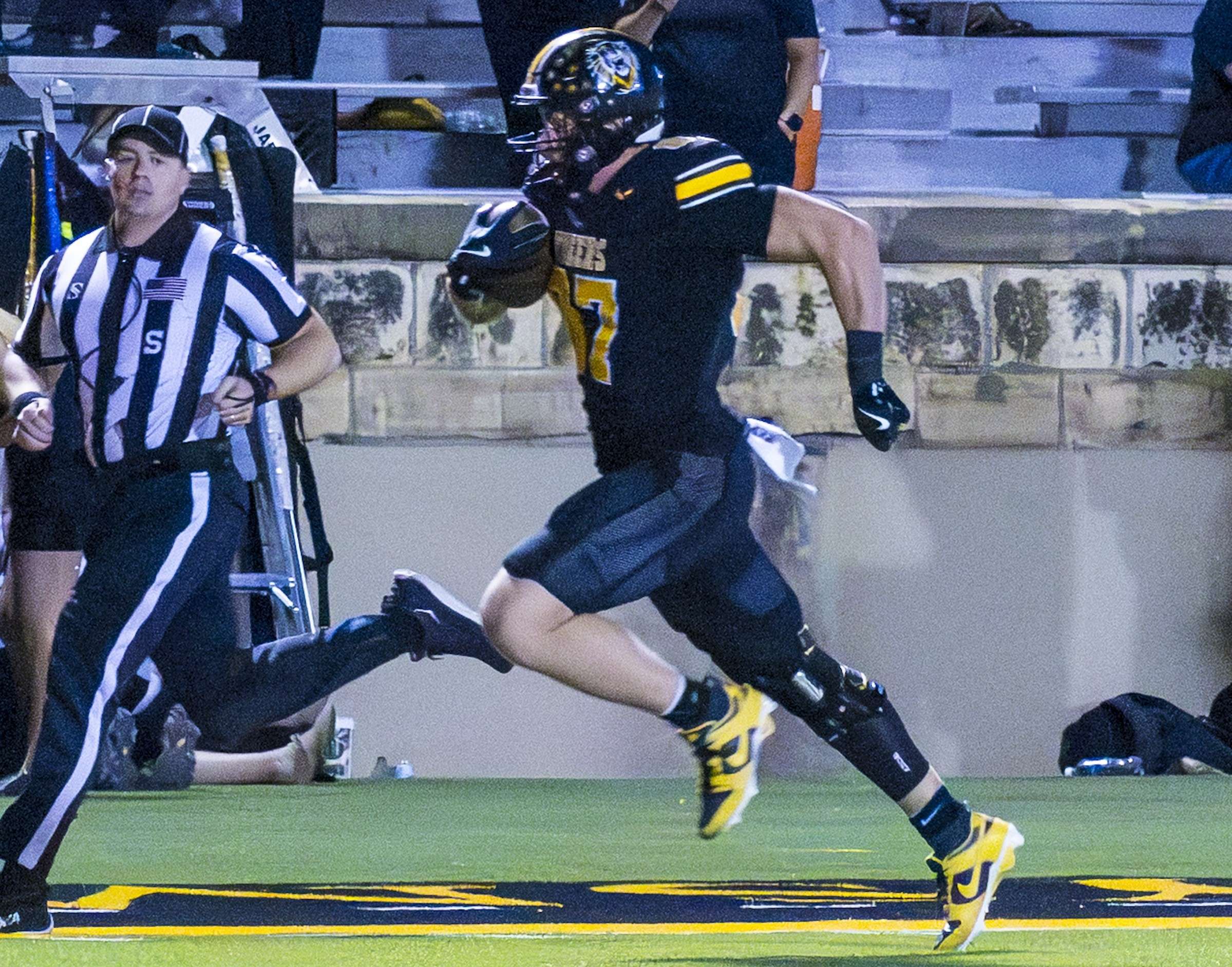 Fort Hays State tight end Cade Evans (87) races down the sideline in the third quarter of an MIAA football game vs. Missouri Southern State on Saturday, October 3, 20026 in Hays, Kan. (Hays Post photo/Jeff Leiker)