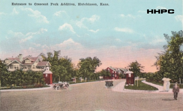 2 Crescent Blvd. - Entrance to Crescent Park Addition - 1920. Courtesy of the Conard-Harmon Collection.