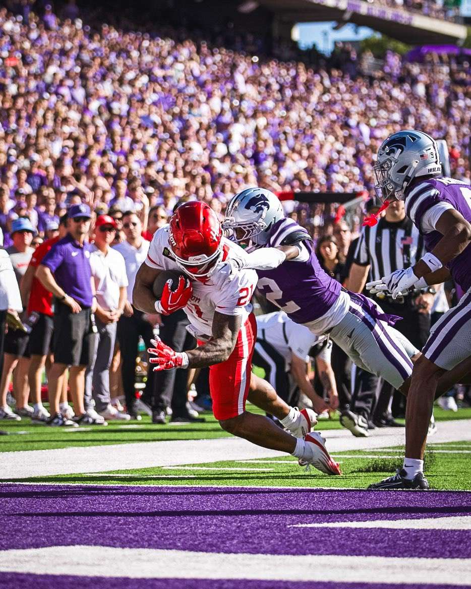 Houston's Makhi Hughes rushes for a touchdown. Kansas State struggled to slow the Cougars as the Wildcats fell to No. 22 Houston 35-16/ Photo courtesy of Houston Football on X