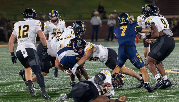 Fort Hays State linebacker Gavin Meyers (40) makes a tackle along with defensive lineman Caiden Hoffman (92) in an MIAA football game against Central Oklahoma on Saturday, October 10, 2026 in Edmond, Okla. (FHSU Athletics photo/Madyson Schliep)