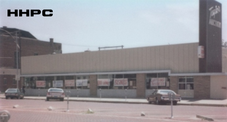 Dillons No. 1 - Taylor Auction - 13-15 W. Ave. B - c. 1975. Courtesy of the Conard-Harmon Collection.
