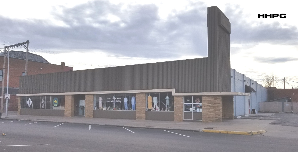 Dillons No. 1 - Fair Price Clothing - 13-15 W. Ave. B - Dec. 27, 2025. Courtesy of the Conard-Harmon Collection.