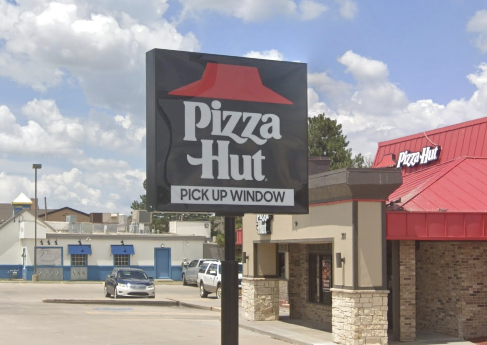 Pizza Hut -google image