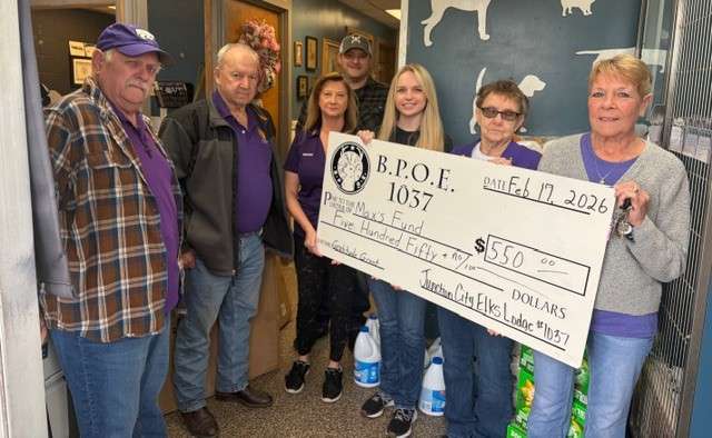 Junction City Elks Lodge #1037 donates to JC Animal Shelter.