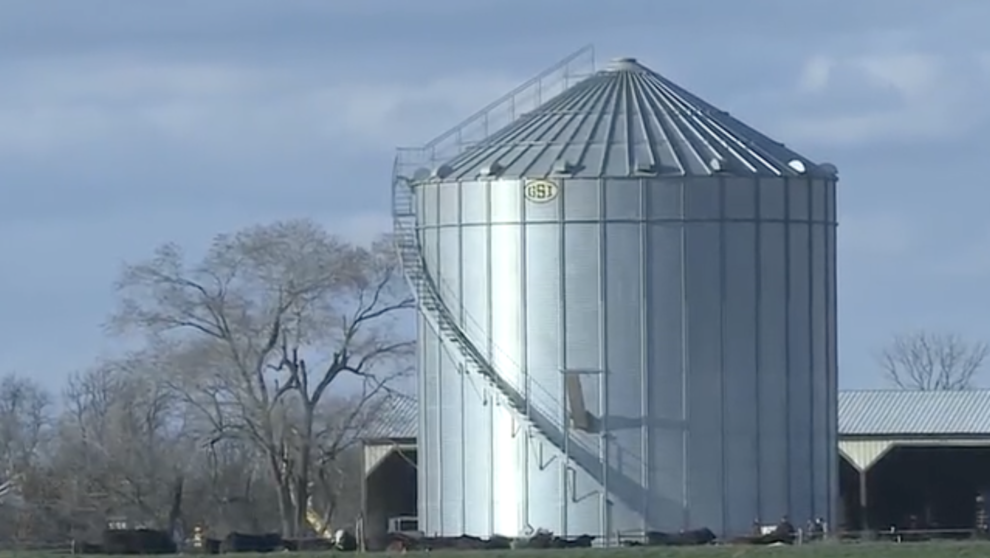 Sheriff IDs Kansas man who died in grain bin accident