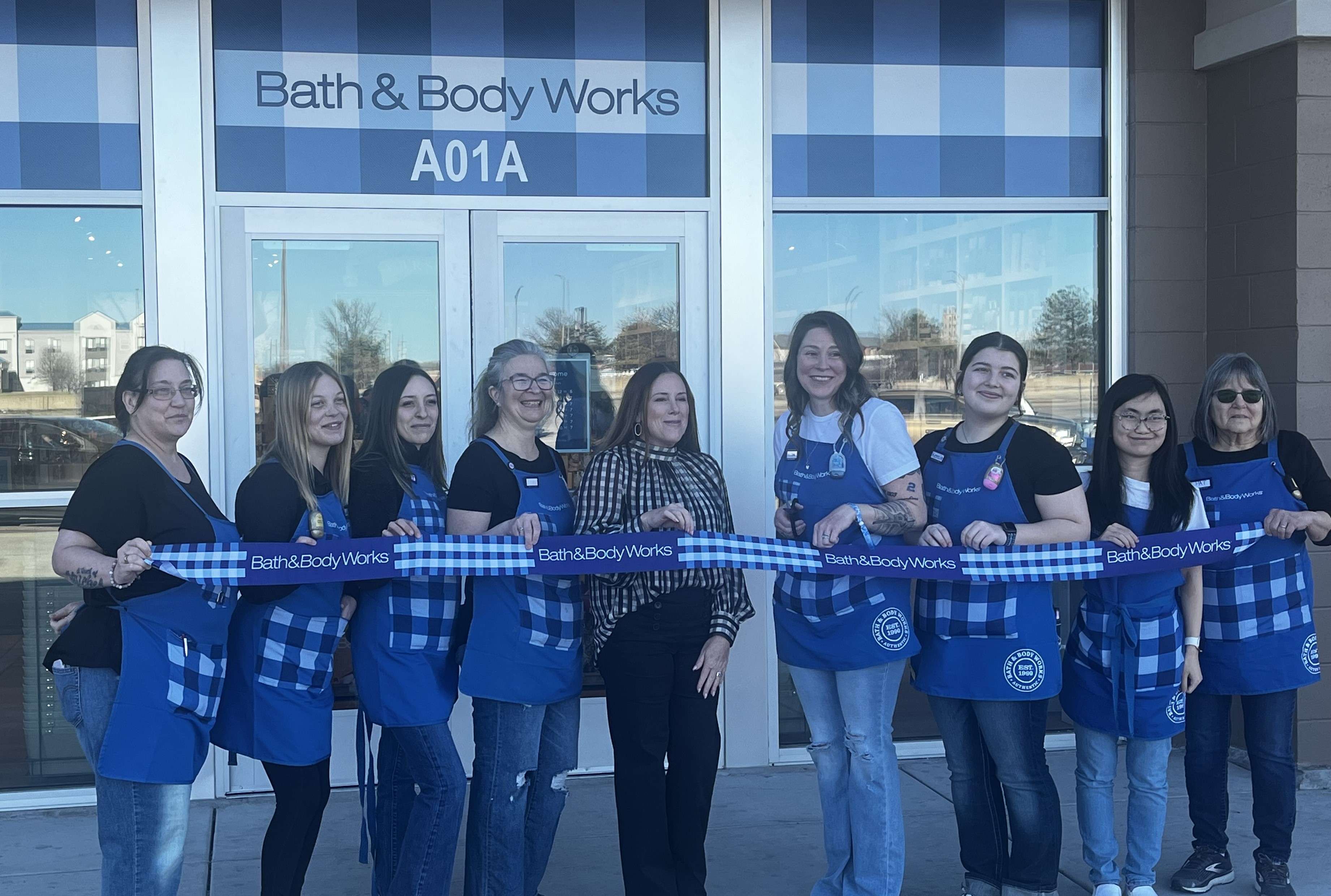Bath &amp; Body Works ribbon cutting 