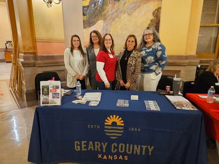 Courtney Gilbert, Trish Giordano, Crystal Malchose, Kathy Tremont and Raquel Cinco ( Photo by KAC )