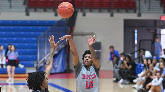 Kordell Williams and the Blue Dragon men's basketball team travel to play the Cowley Tigers in the opening round of the Region 6 tournament at 4 p.m. Saturday in Arkansas City (Andrew Carpenter/Digital Fox Photography)