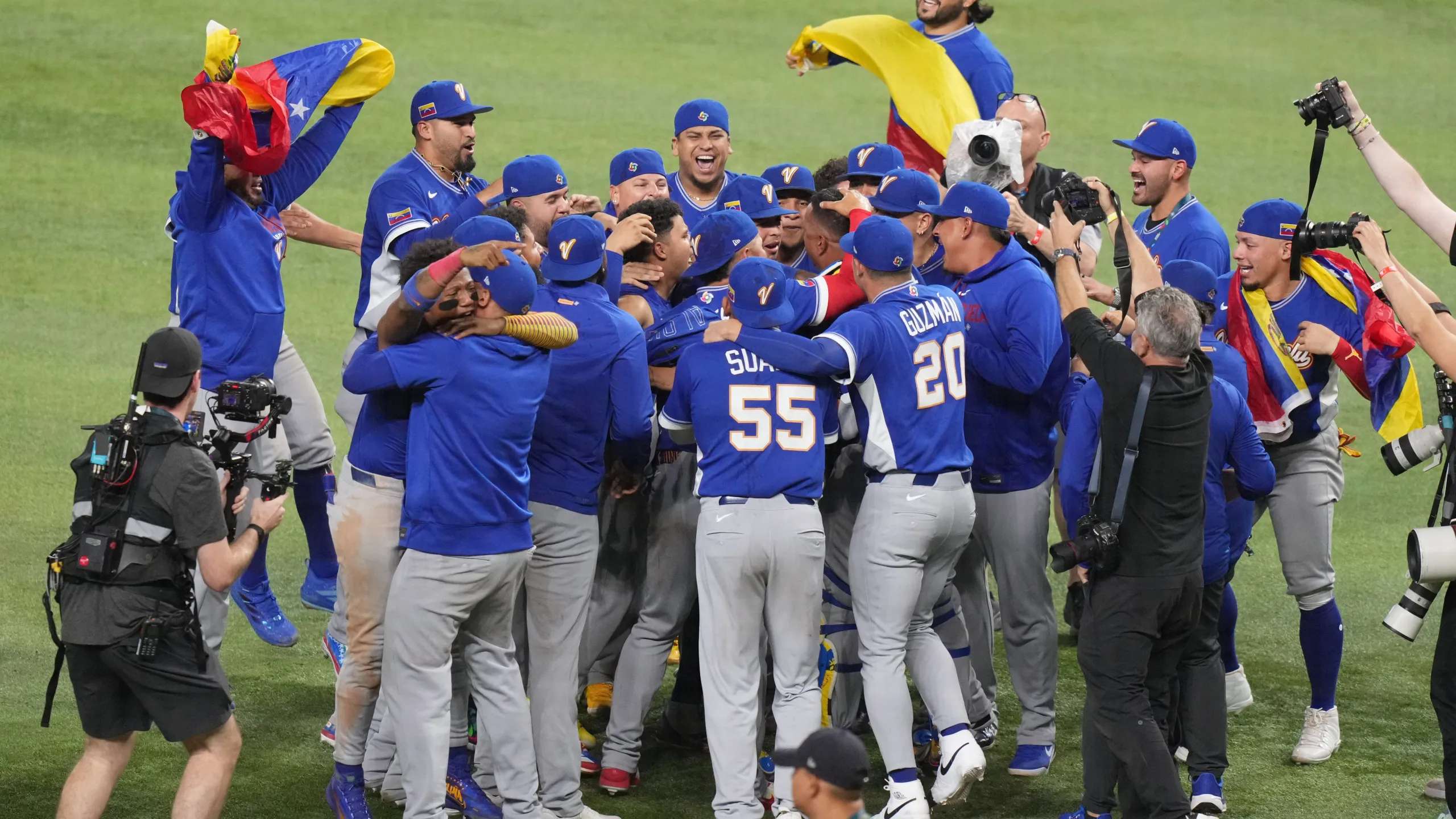 Venezuela celebrates after defeating the United States in the championship game of the World Baseball Classic, Tuesday, March 17, 2026, in Miami. (AP Photo/Lynne Sladky)