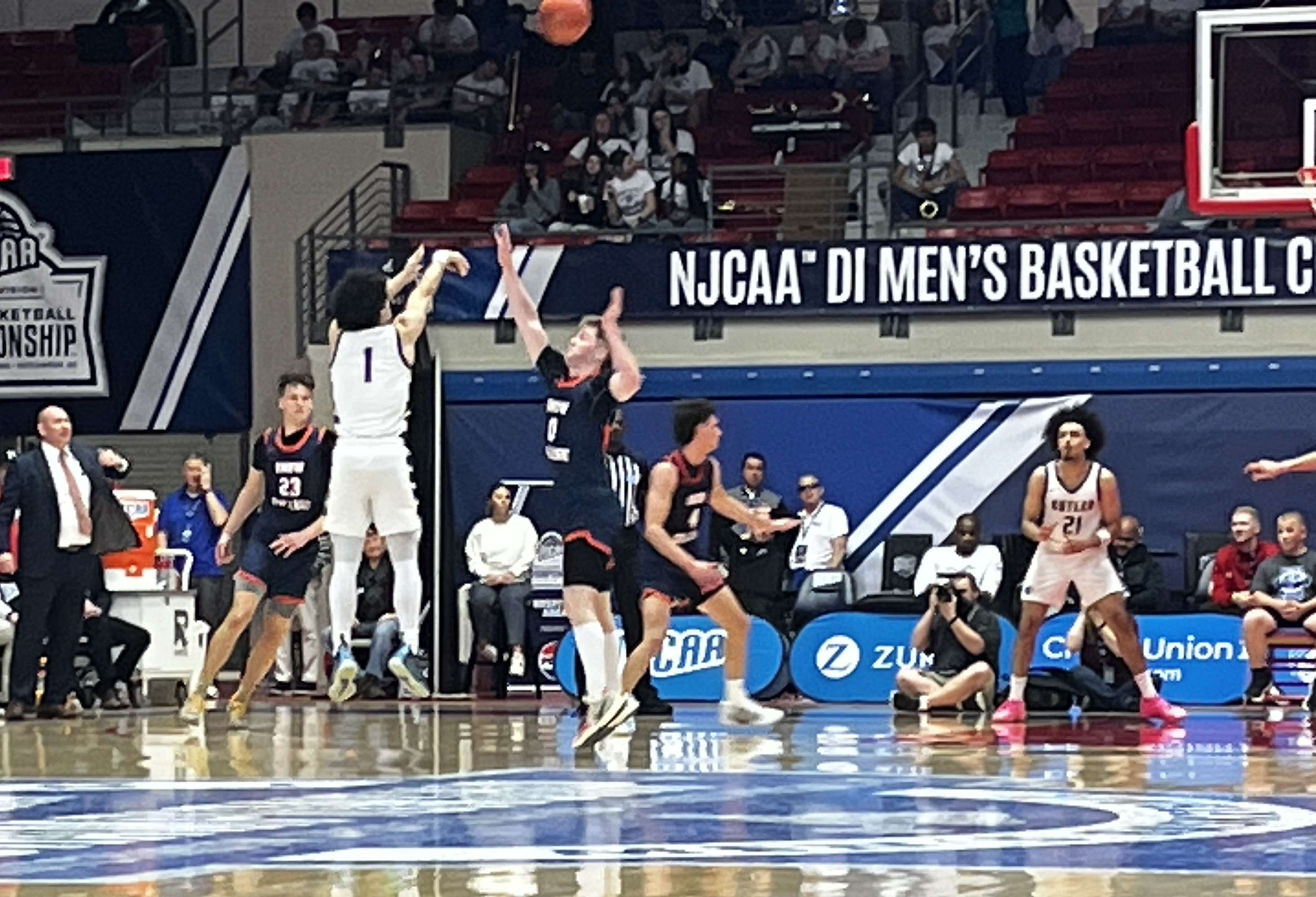 Butler CC's Xavier Brown shoots over a Snow College's Blake Bahr in a NJCAA National Tournament Game on March 24, 2026 (Hutch Post photo)