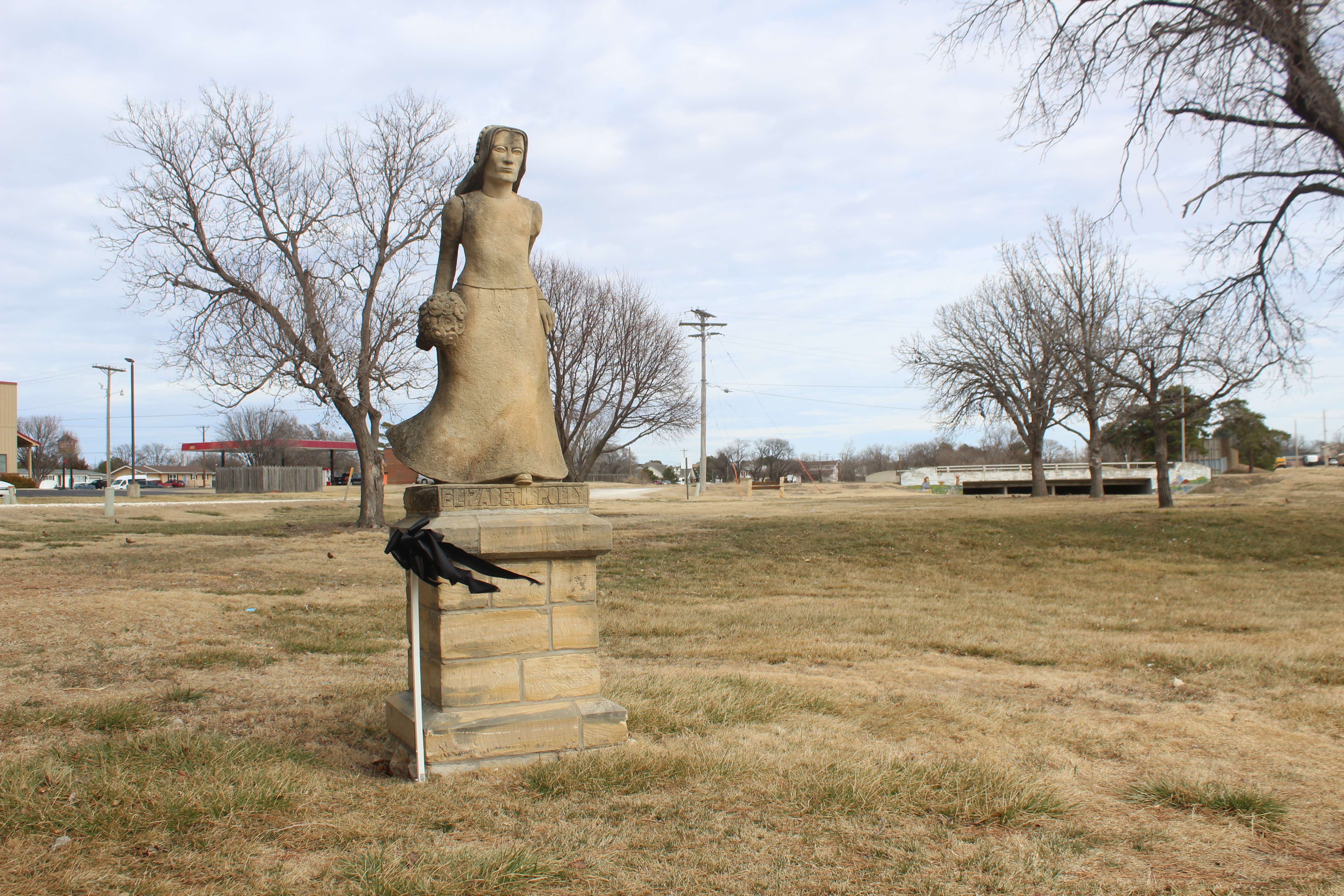 Elizabeth Polly statue by Pete Felten