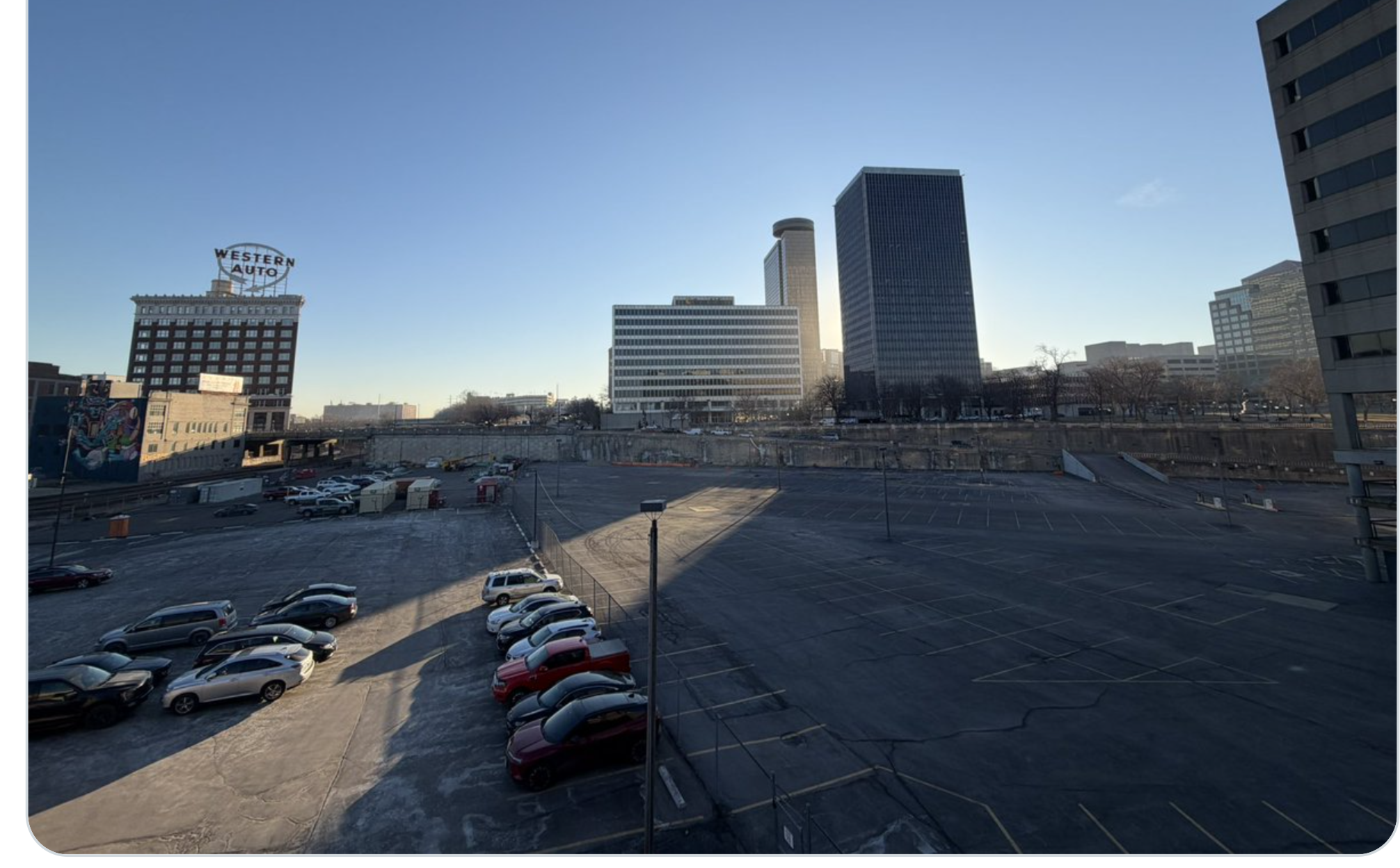 Kansas City officials proposing $600M in stadium bonds to keep Royals in Missouri