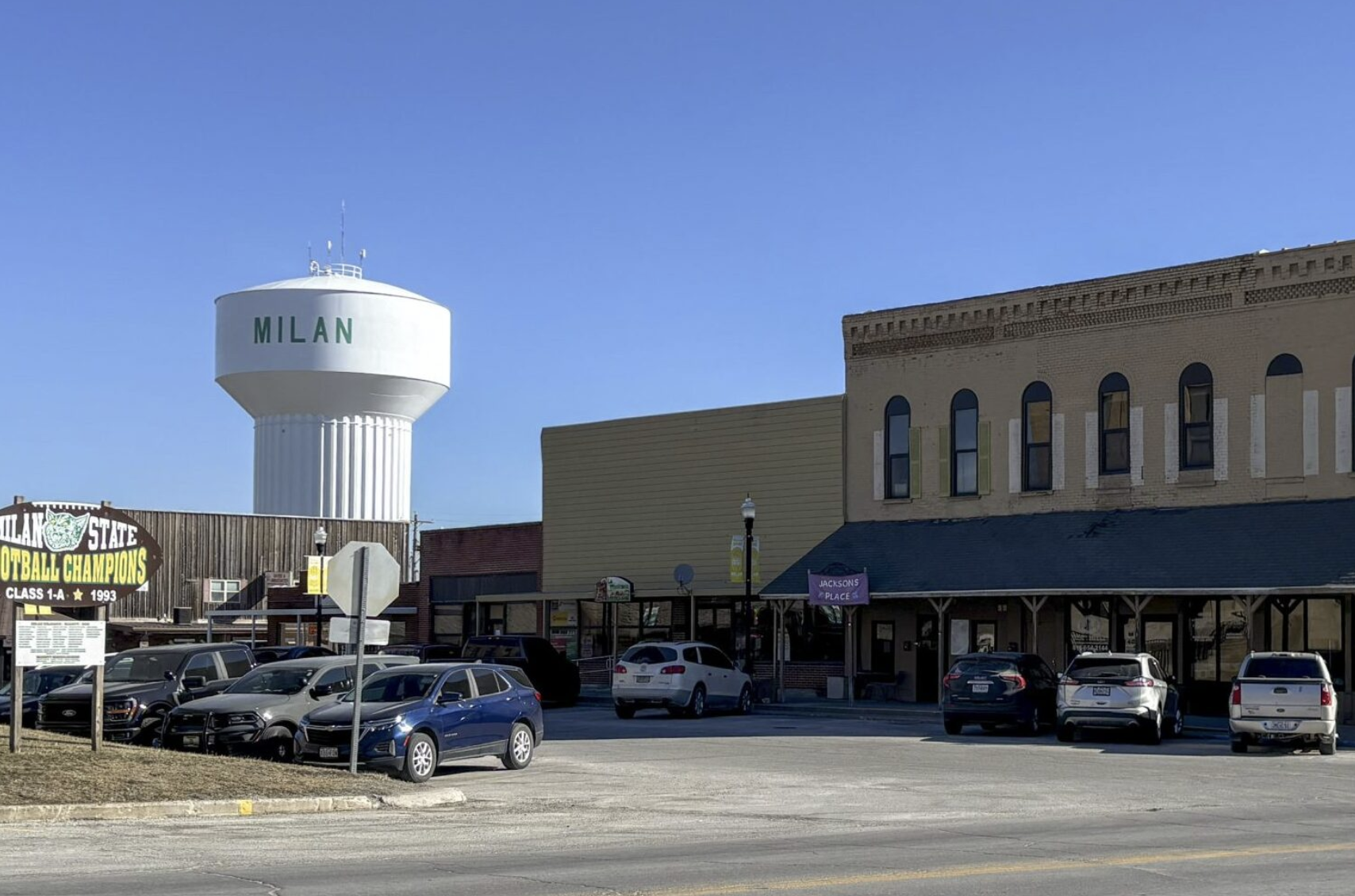  Milan, Missouri, in north-central Sullivan County, is a community shaped in part by immigration. About 46% of residents identify as Latino, and more than 28% were born outside the United States. Downtown Milan is seen here on Friday, February 27 (Mónica Cordero, Investigate Midwest).