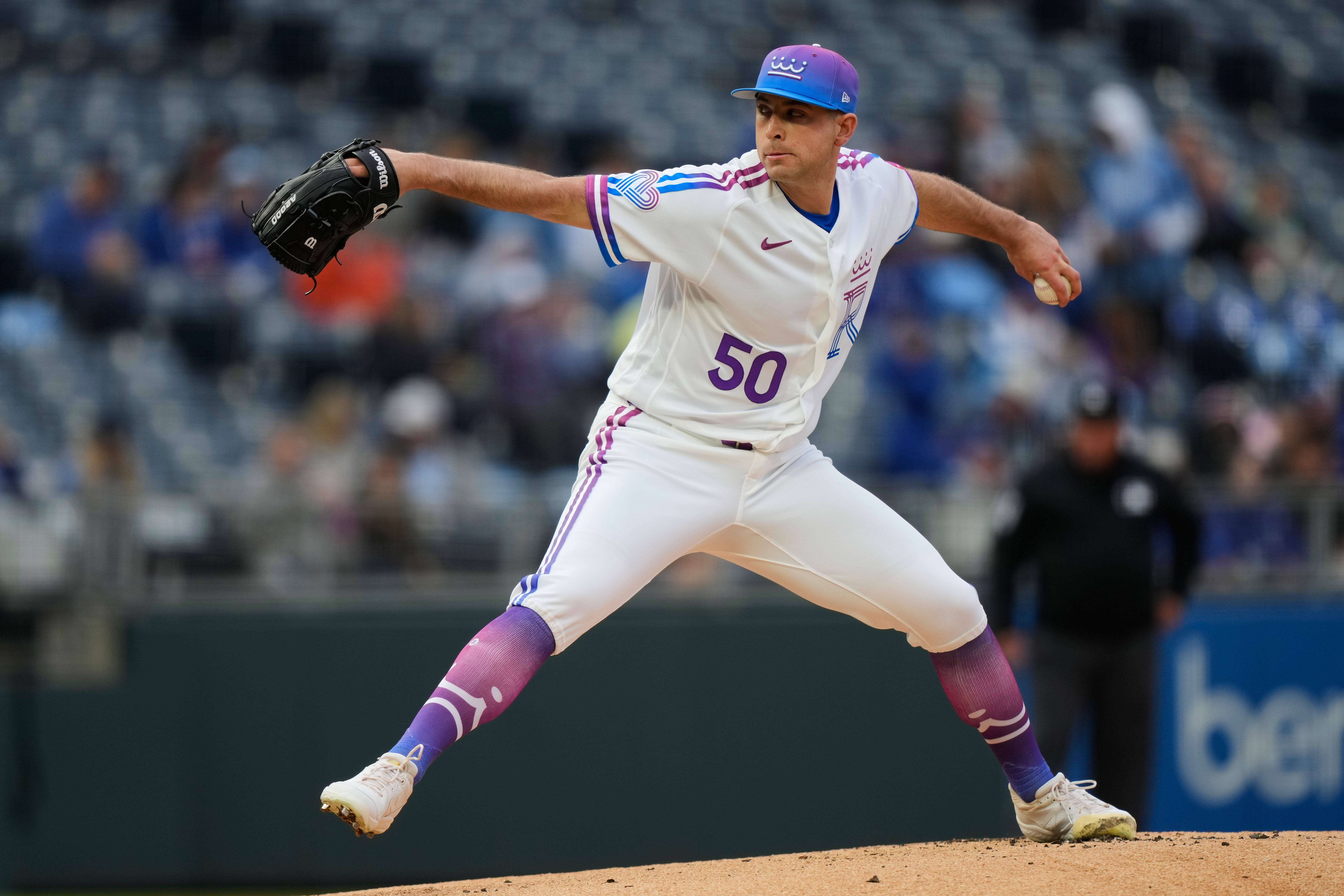Kansas City Royals starting pitcher Kris Bubic throws during the first inning of a baseball game against the Chicago White Sox, Friday, April 10, 2026, in Kansas City, Mo. (AP Photo/Charlie Riedel)