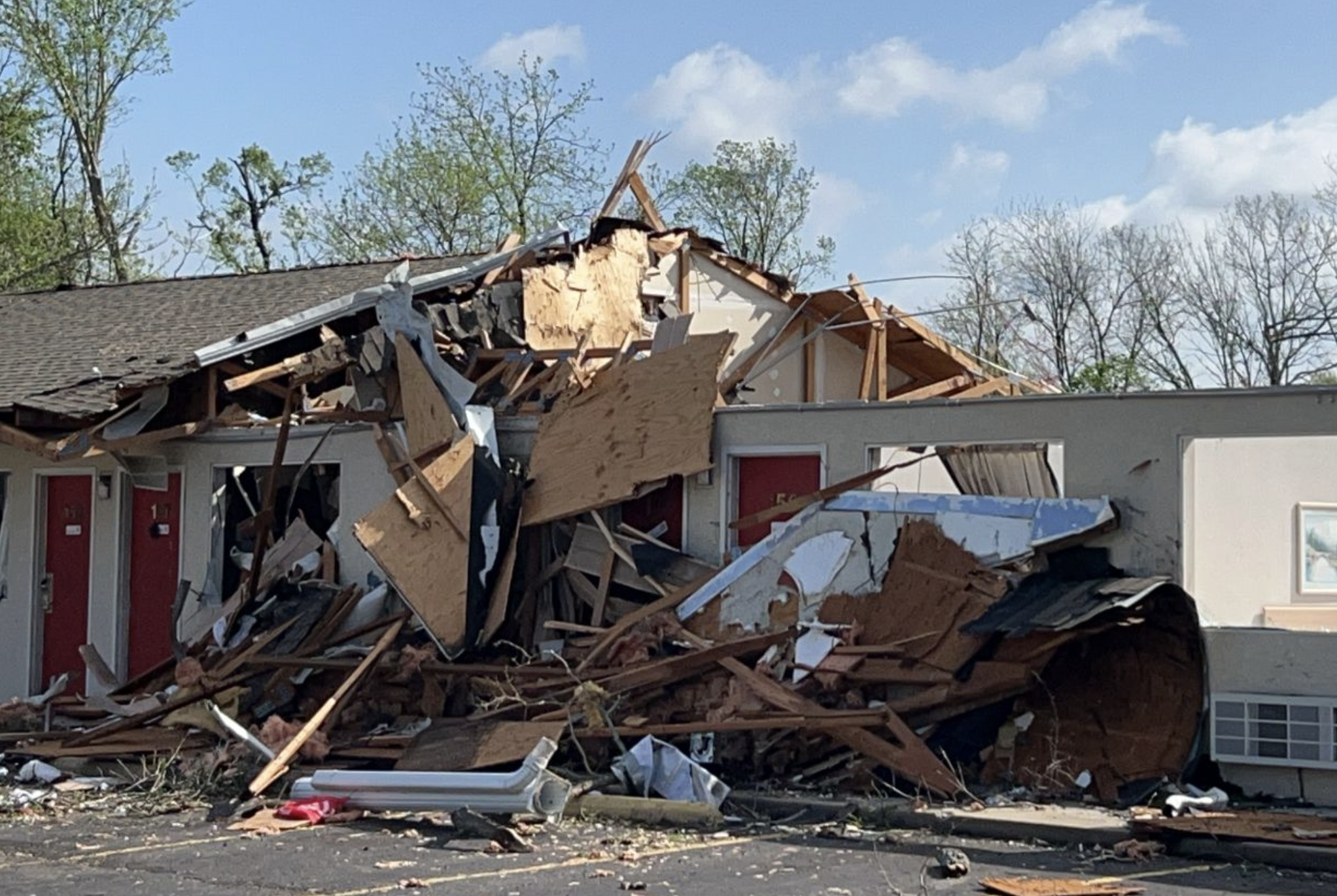 Damage to a motel in Ottawa-photo National Weather Service