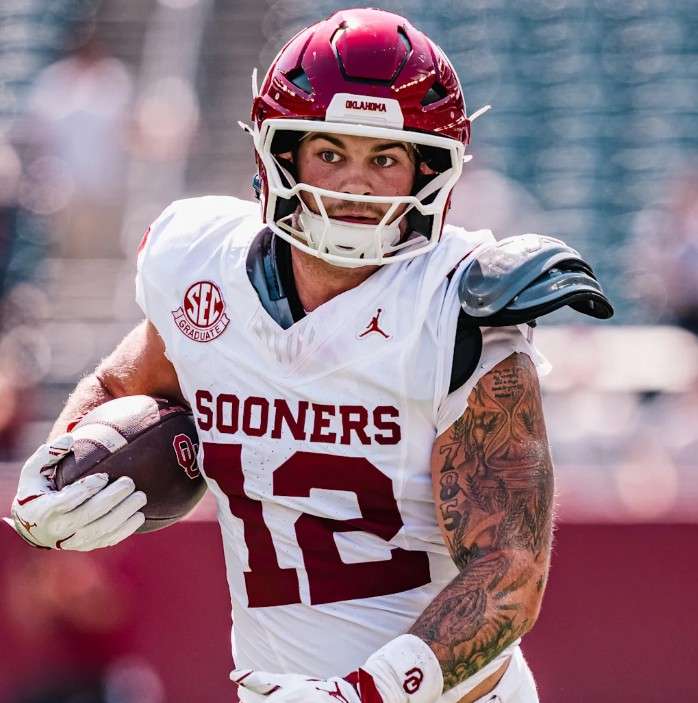 🏈 Former HHS standout Kanak selected by Tennessee in 7th round of NFL Draft