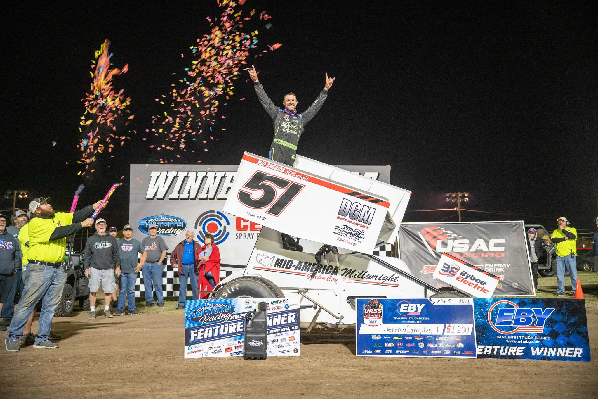 Jeremy Campbell wins the IMCA Racesaver Spint Car feature. (Photo courtesy Salt City Racing)
