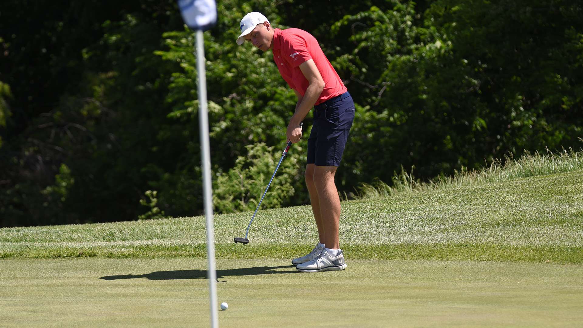 Hugo Duquaine plays the back-9 in 4-under par to finish at even-par 72 on Tuesday, leading the Blue Dragon men's golf team on Day 1 of the NJCAA Division I National Championship at Sand Creek Station in Newton. (Steve Carpenter/Blue Dragon Sports Information)