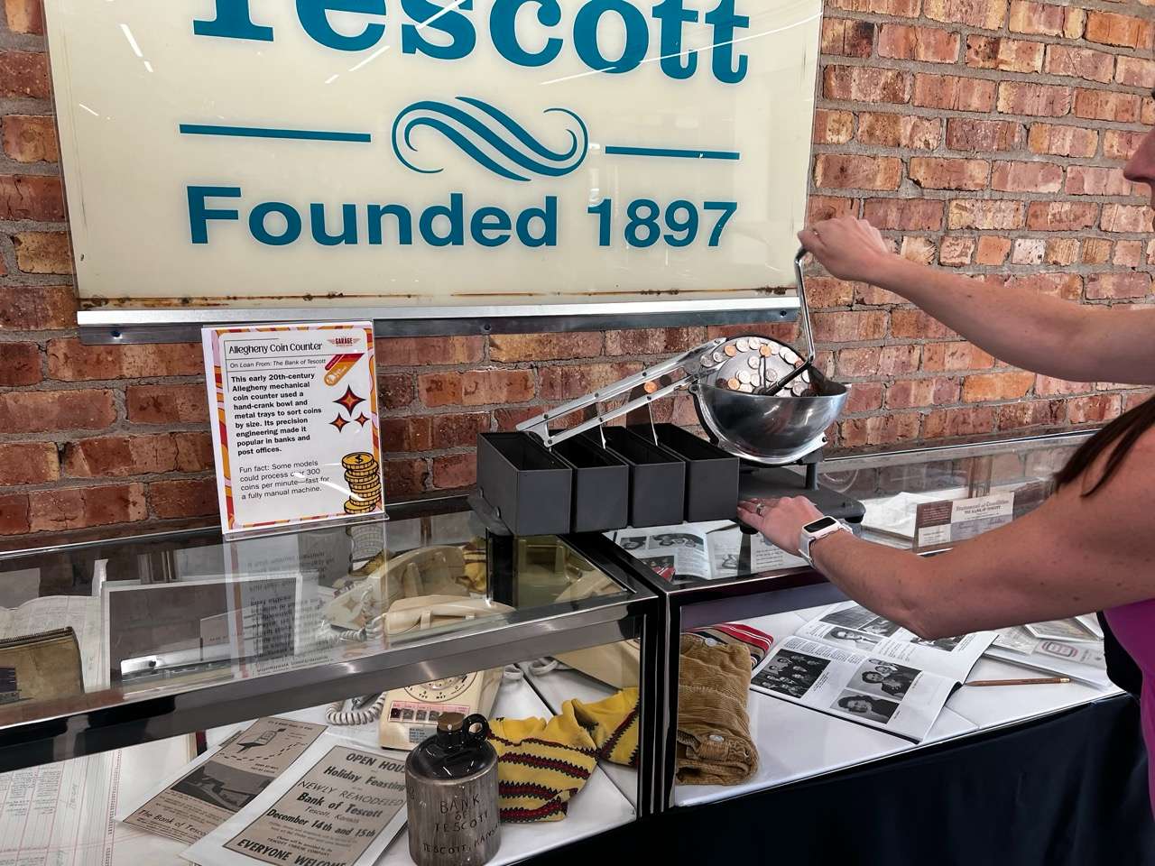 Allegheny Coin Counter on loan from <b>Bank of Tescott (Official sponsor of the 70's exhibit)</b> - Photo, Nicolas Fierro