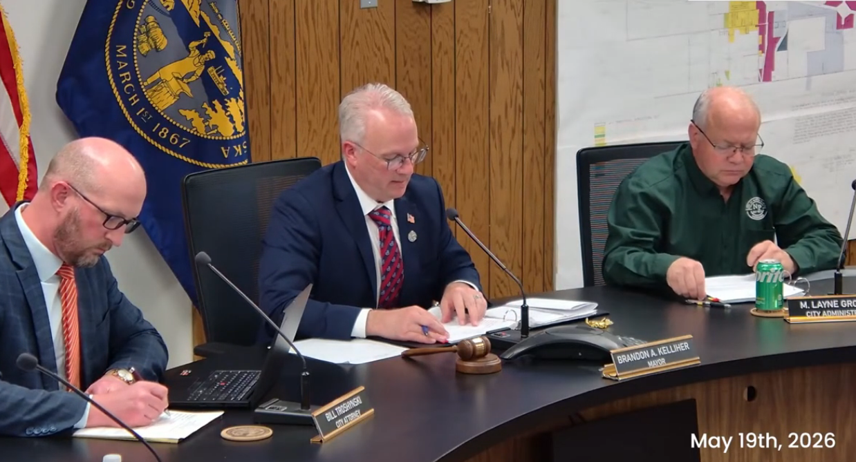 North Platte Mayor Brandon Kelliher calls to order the May 19th City Council meeting in the council chambers at City Hall..PNG