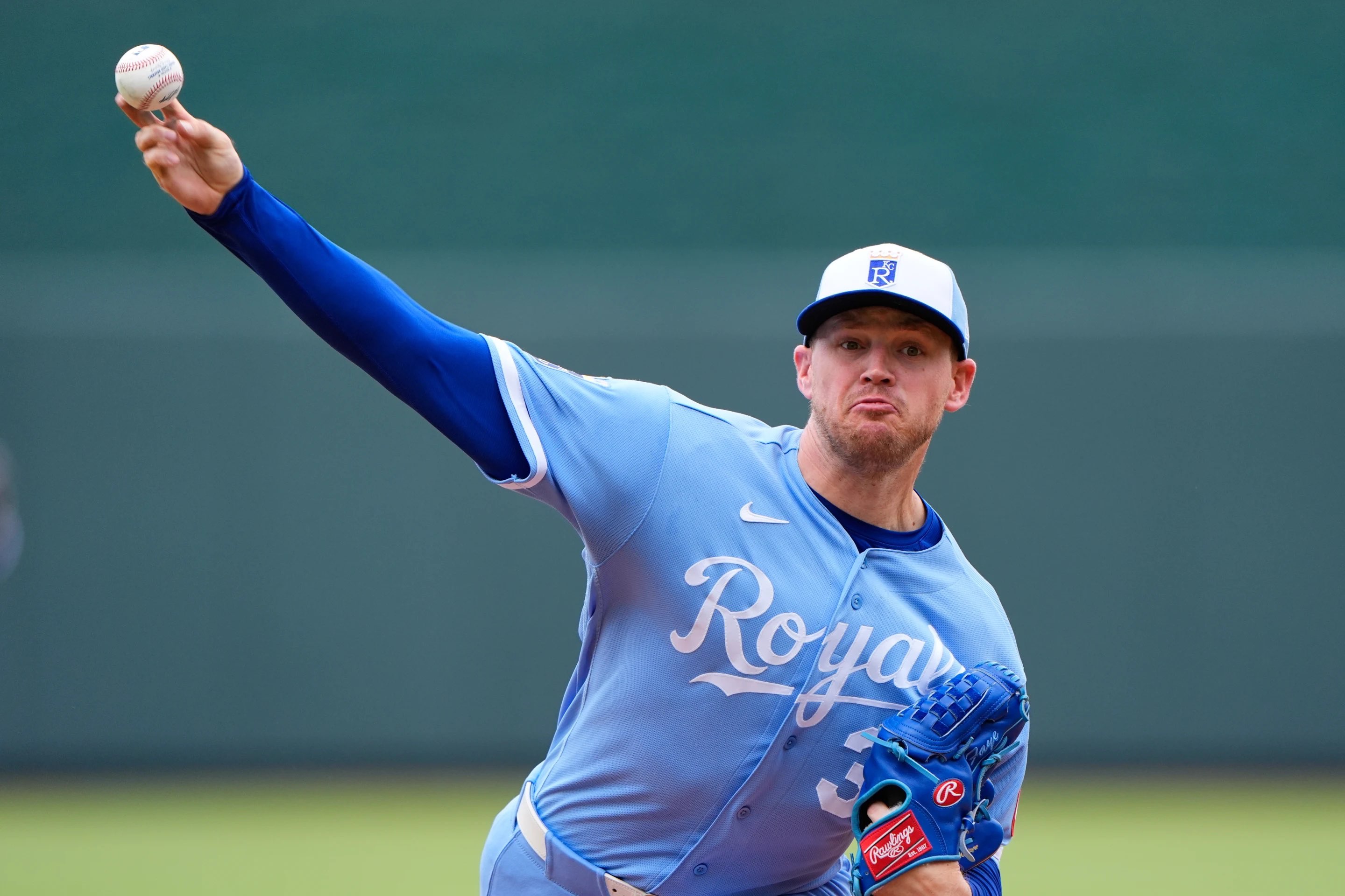 Kansas City Royals starting pitcher Stephen Kolek throws during the first inning of a baseball game against the Seattle Mariners, Saturday, May 23, 2026, in Kansas City, Mo. (AP Photo/Charlie Riedel)