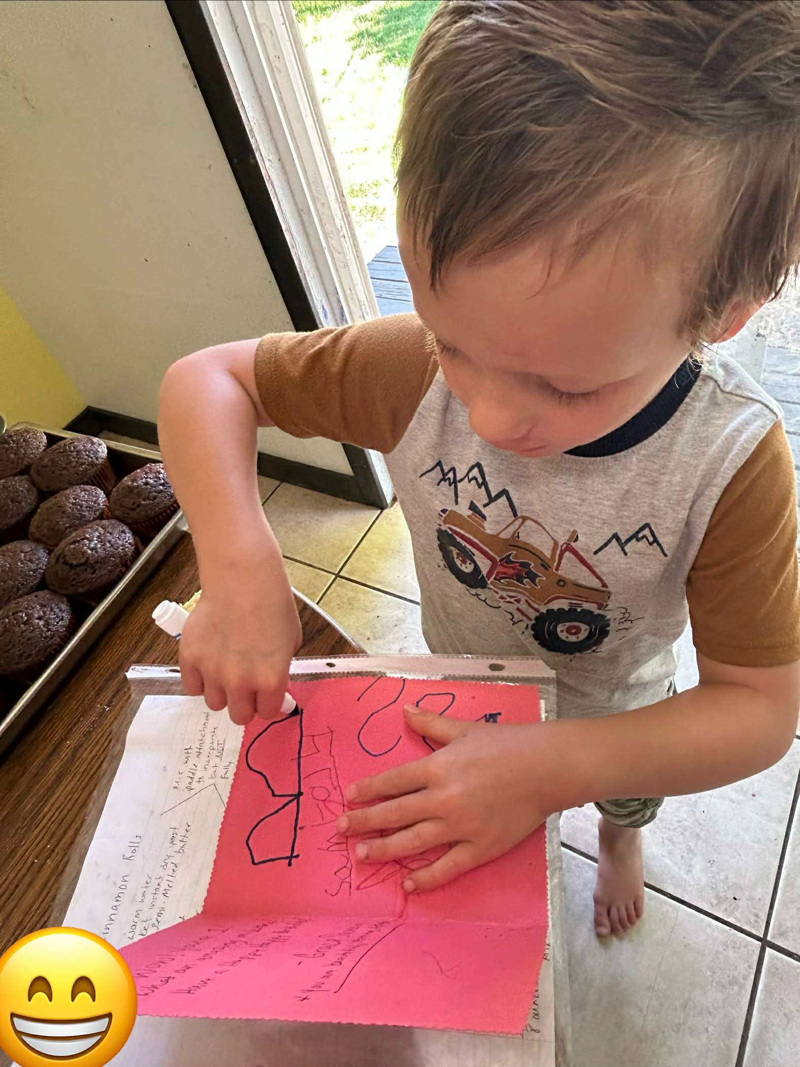 Grace Sarabia's children are an active part of her initiative. Creating cards for the kids who are celebrating birthdays with one of her cakes. (Grace Sarabia)