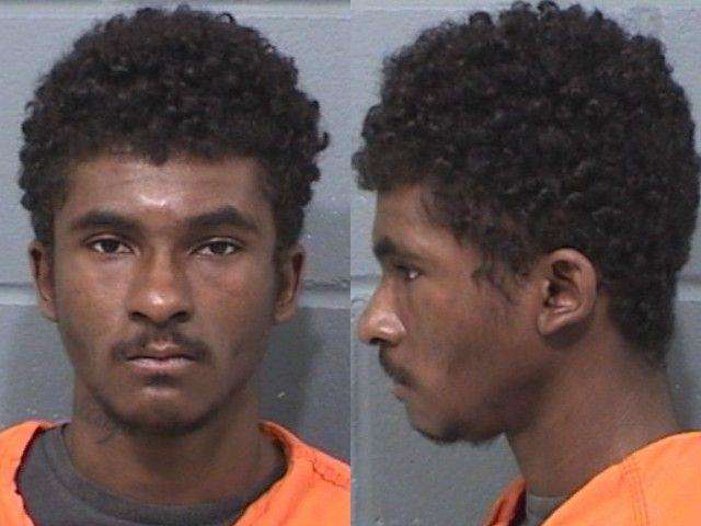 Rashawn Washington, Aggravated assault, Use of a deadly weapon; Criminal damage to property; Domestic battery, Knowing rude physical contact with family member or dating relationship, arrested 06/03