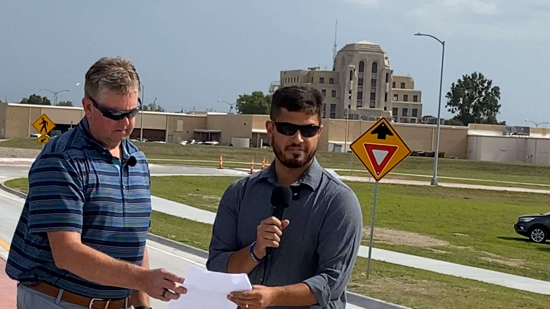 Vice-Mayor Greg Fast (L) and City Manager Enrico Villegas (R) - Hutch Post photo