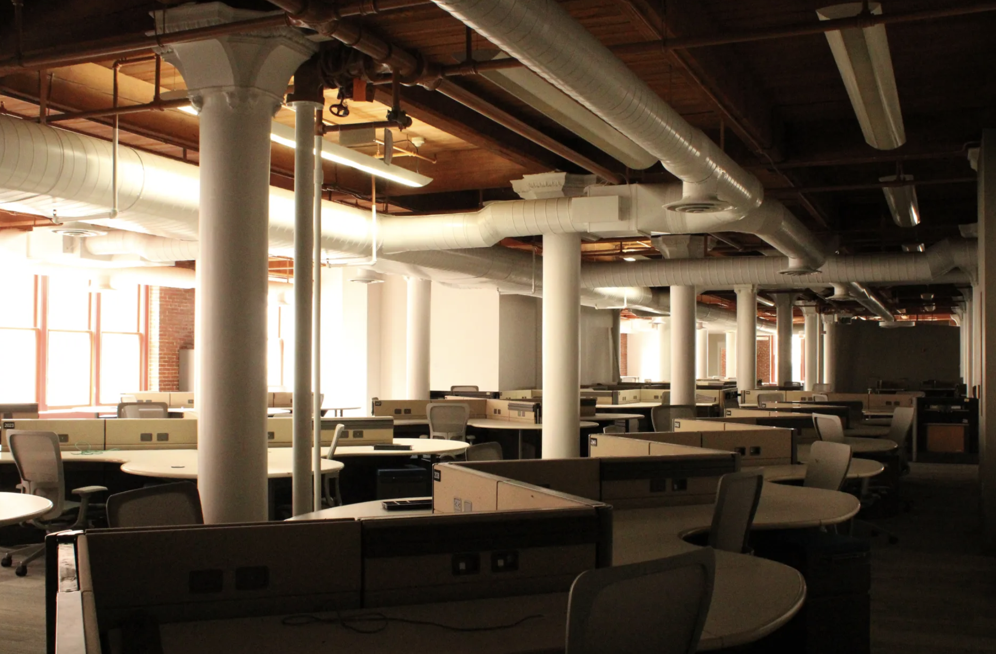 Abandoned office cubicles in the Poindexter building in Kansas City. They’re slated to become new residential housing (Ryleigh Hindle/The Beacon).