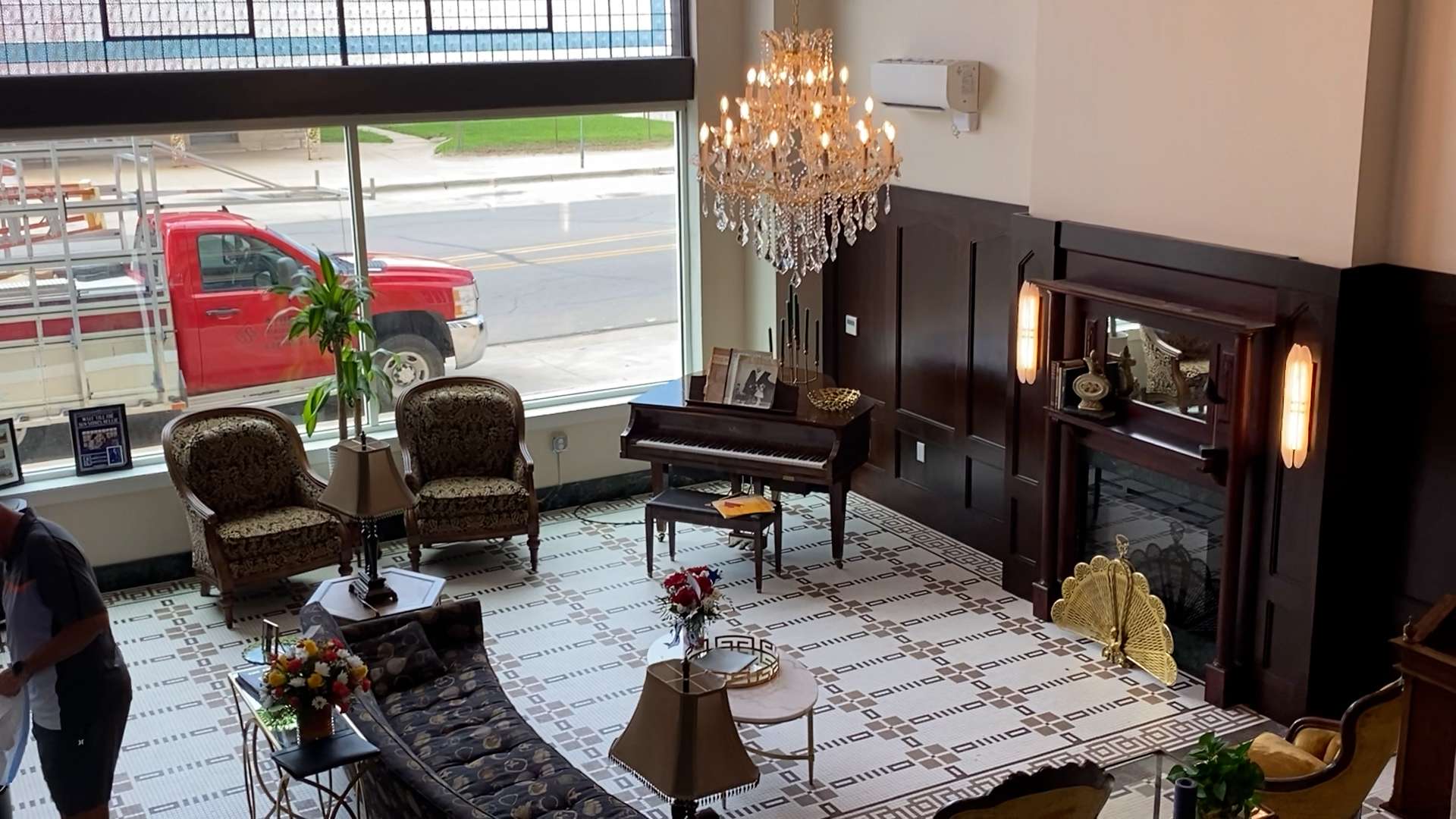 Meyer Landmark Lobby (Hutch Post photo)
