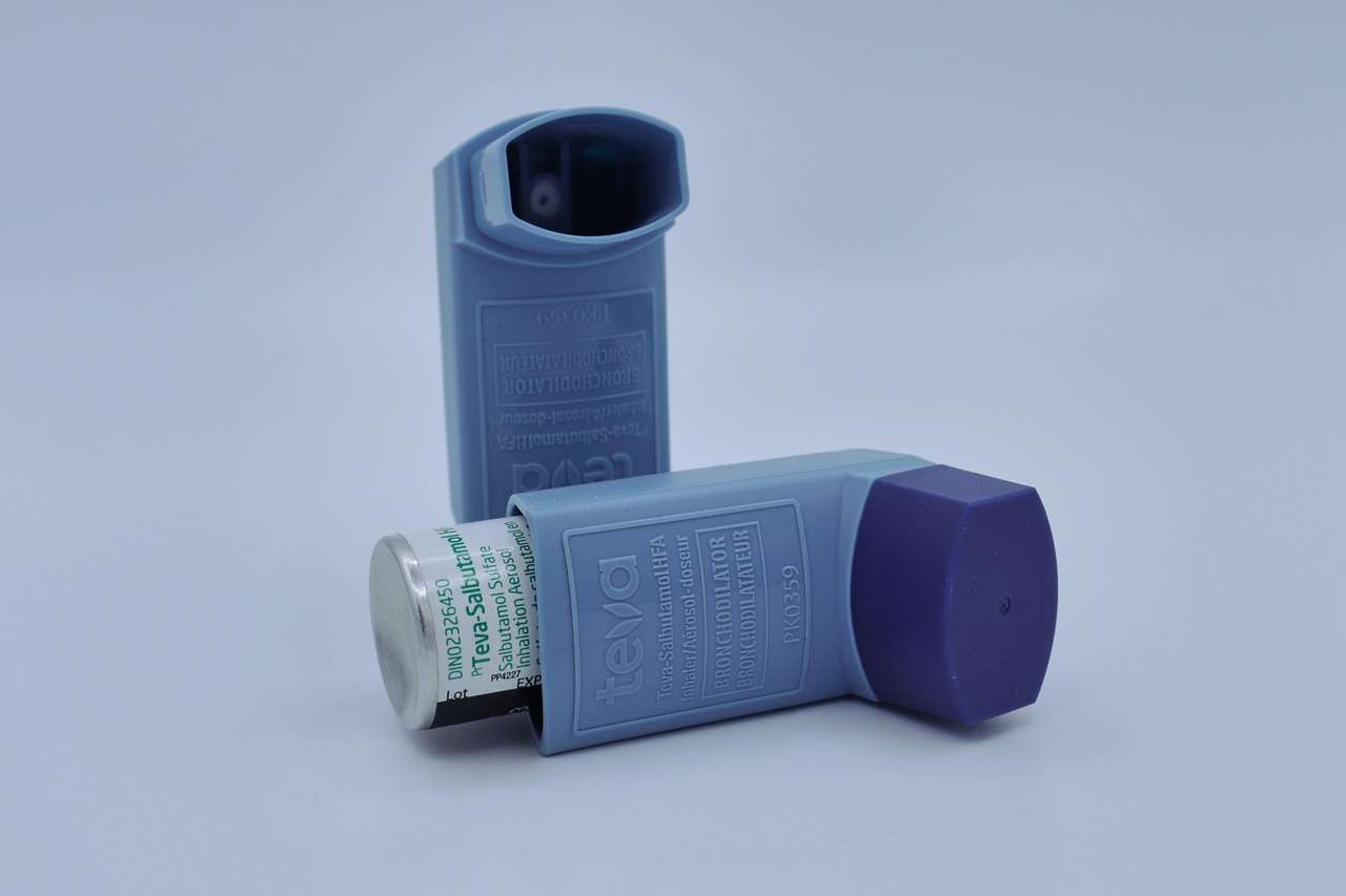 Asthma inhalers. Photo by Pixabay