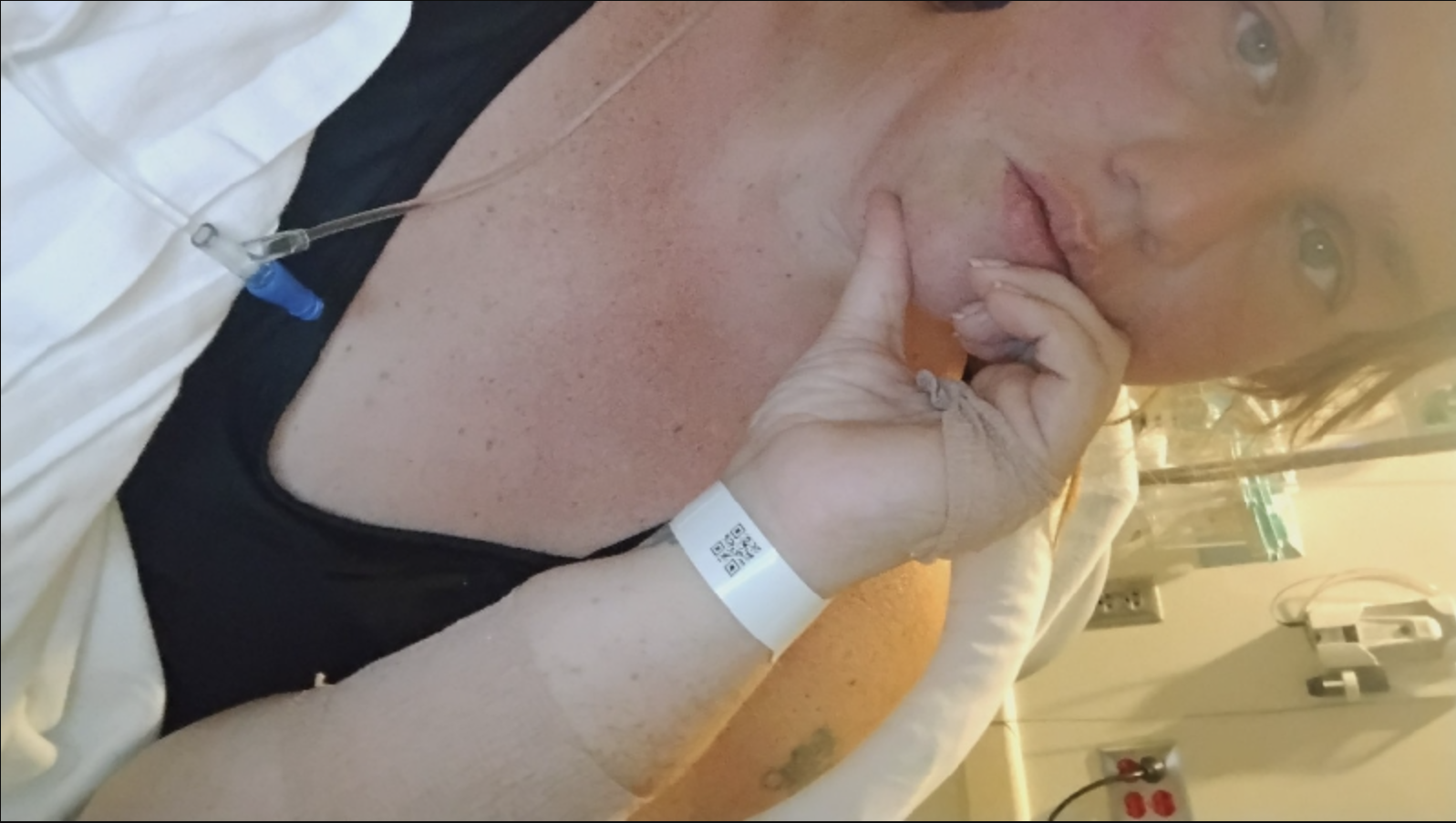 Jennifer Sparks was at the hospital after suffering from a&nbsp;diaphragmatic hernia - Photo by Sparks&nbsp;