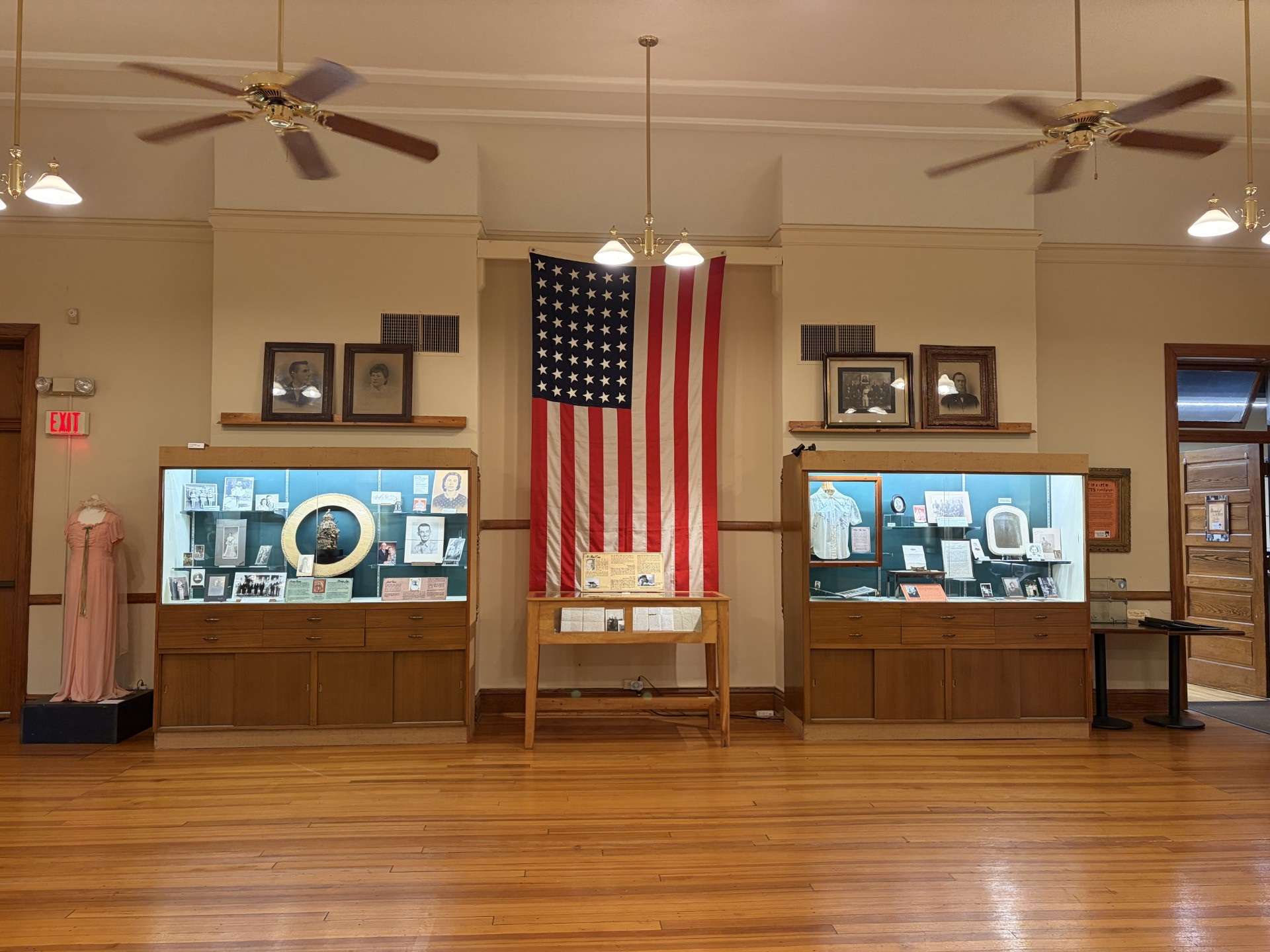 ( Photos - Historical Society )