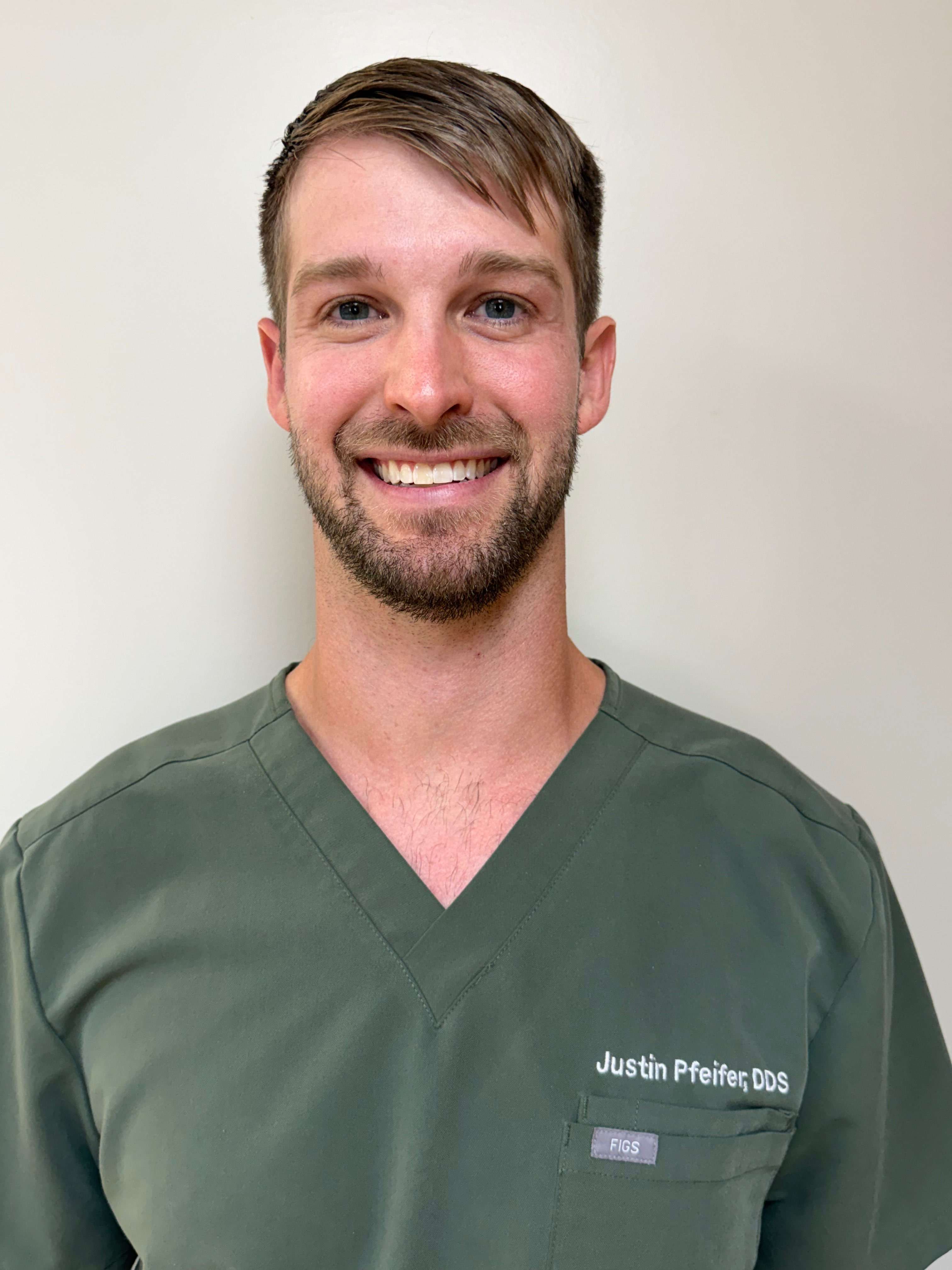 Dr. Justin Pfeifer