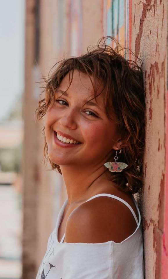 &nbsp; Ryleigh Mashburn, 18, Daughter of Matt &amp; Tearza Mashburn, Sponsored by Carnegie Art Center&nbsp;&nbsp;