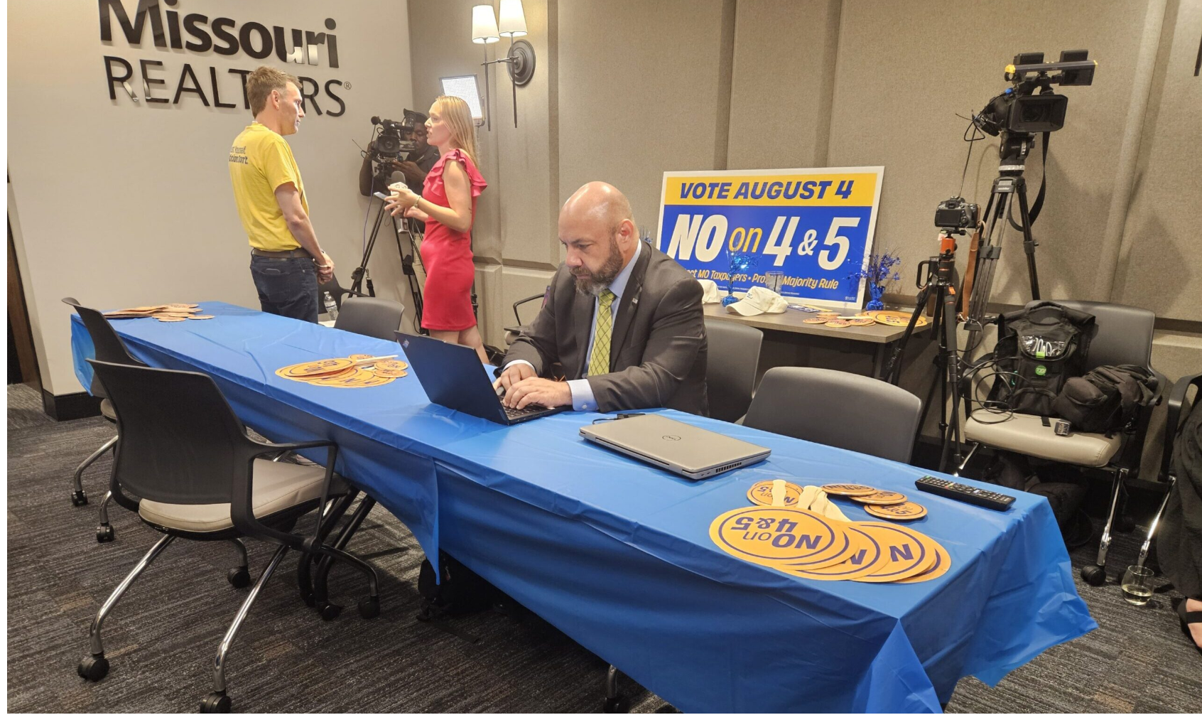 Mark Jones, director of public affairs for the Missouri NEA, watches election results roll in on Tuesday at a watch party hosted by the Missouri Association of Realtors (Rudi Keller/Missouri Independent).