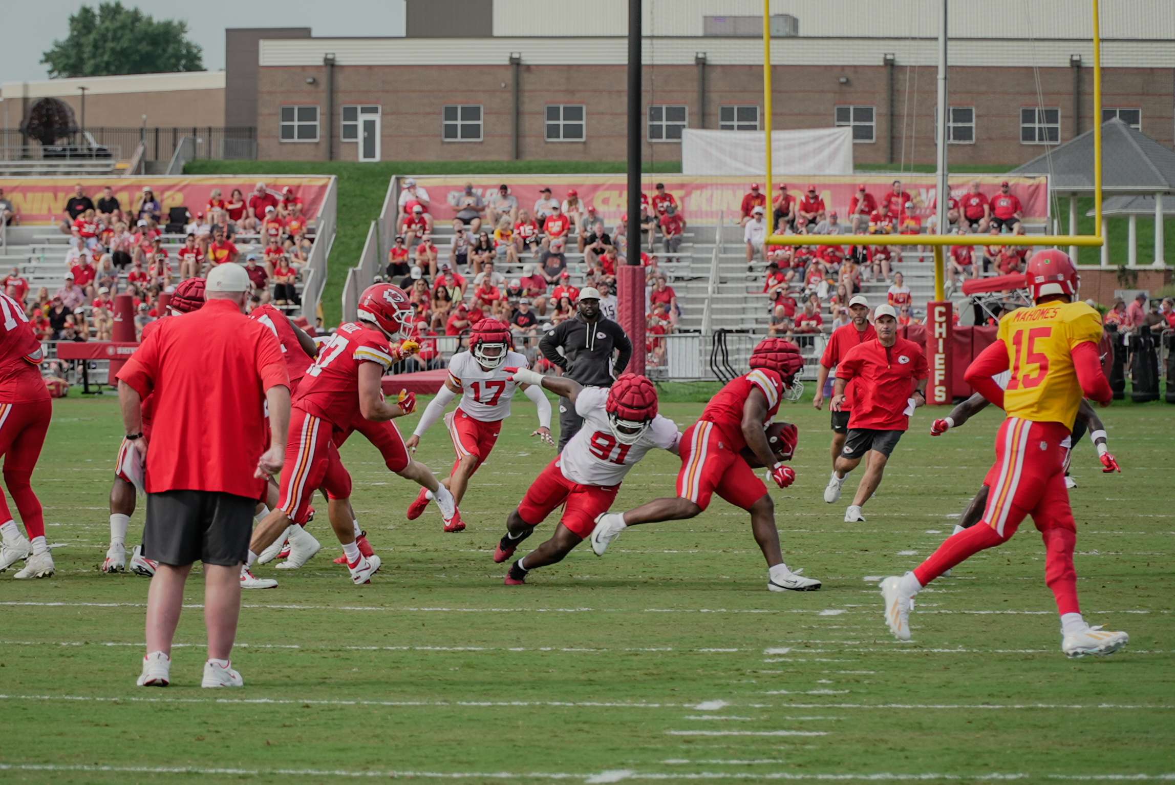 Felix Anudike-Uzomah (91) attempts to make a tackle during a 7-on-7 drill during Chiefs Training Camp at Missouri Western State University/ Photo by Justin Peacock
