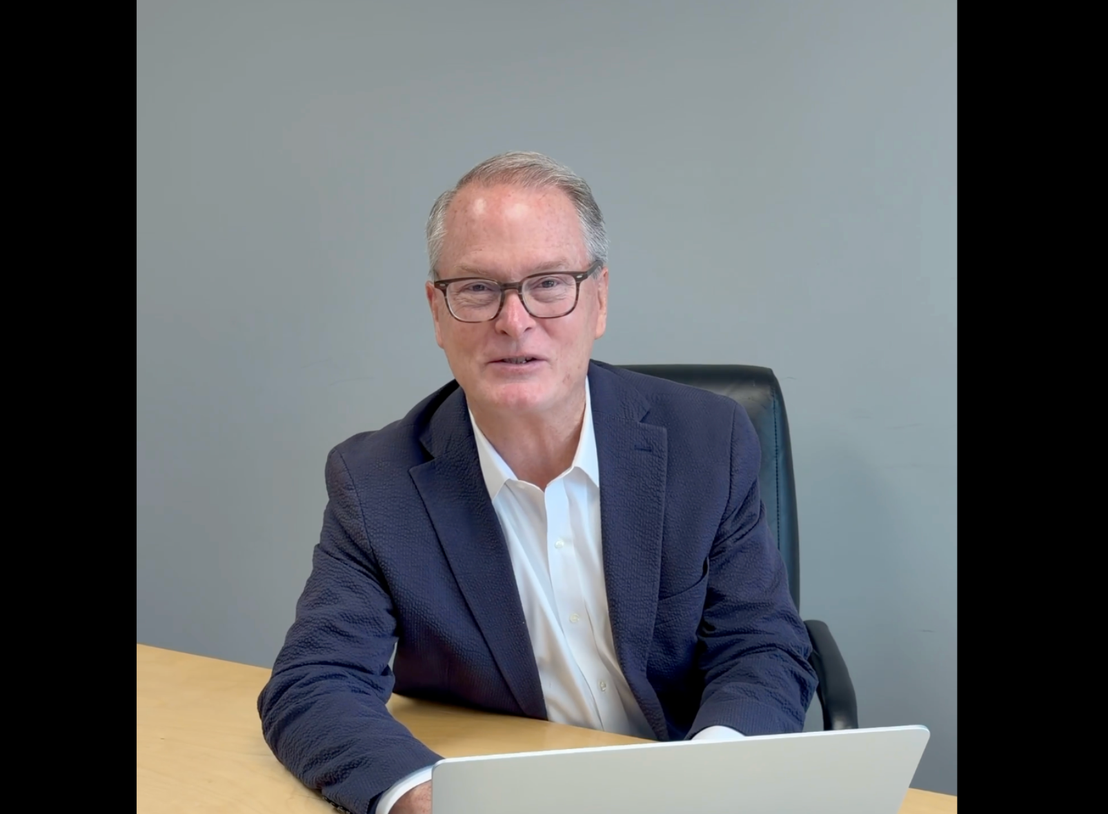 Senator Marshall, Adam Hamilton fight about debate rules