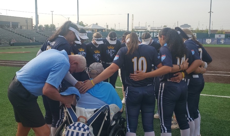 Sophia Linenberger and the Kansas City Diamonds. Courtesy photo 