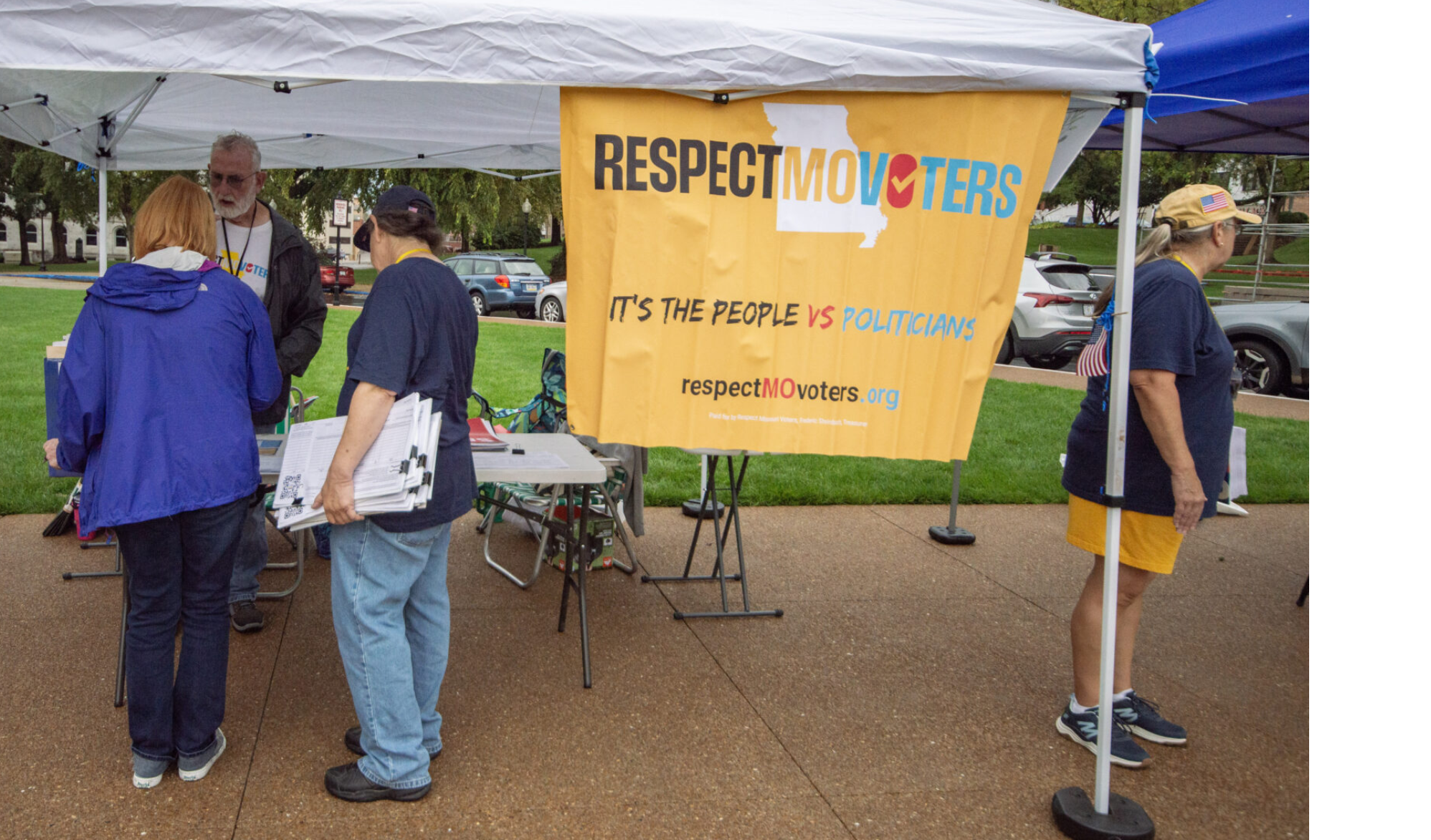 Volunteers with Respect Missouri Voters collect signatures during the October 2025 No Kings demonstration at the Missouri State Capitol in Jefferson City. On Wednesday, Cole County Circuit Judge Daniel Green ruled that the initiative cannot be on the ballot because it is unconstitutionally broad (Annelise Hanshaw/Missouri Independent).