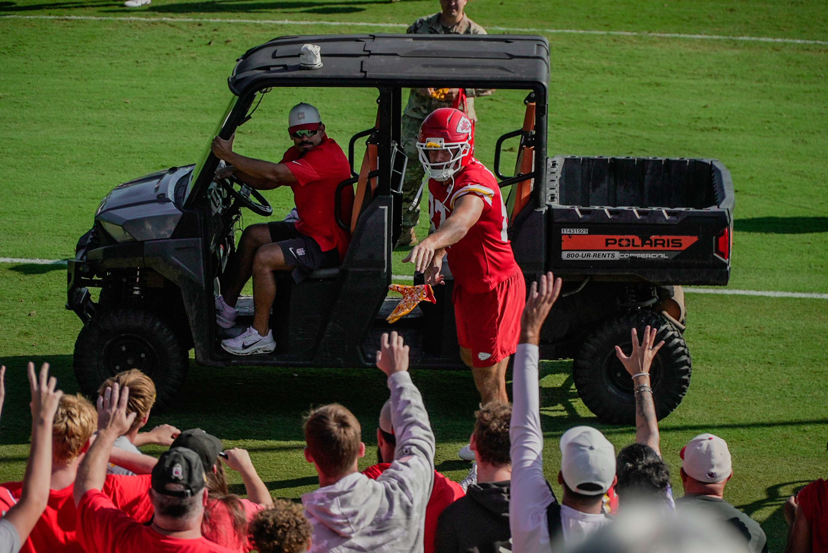 Tight end Travis Kelce tosses his gloves to fans at the end of the final practice of Chiefs Training Camp in St. Joseph/ Photo by Justin Peacock