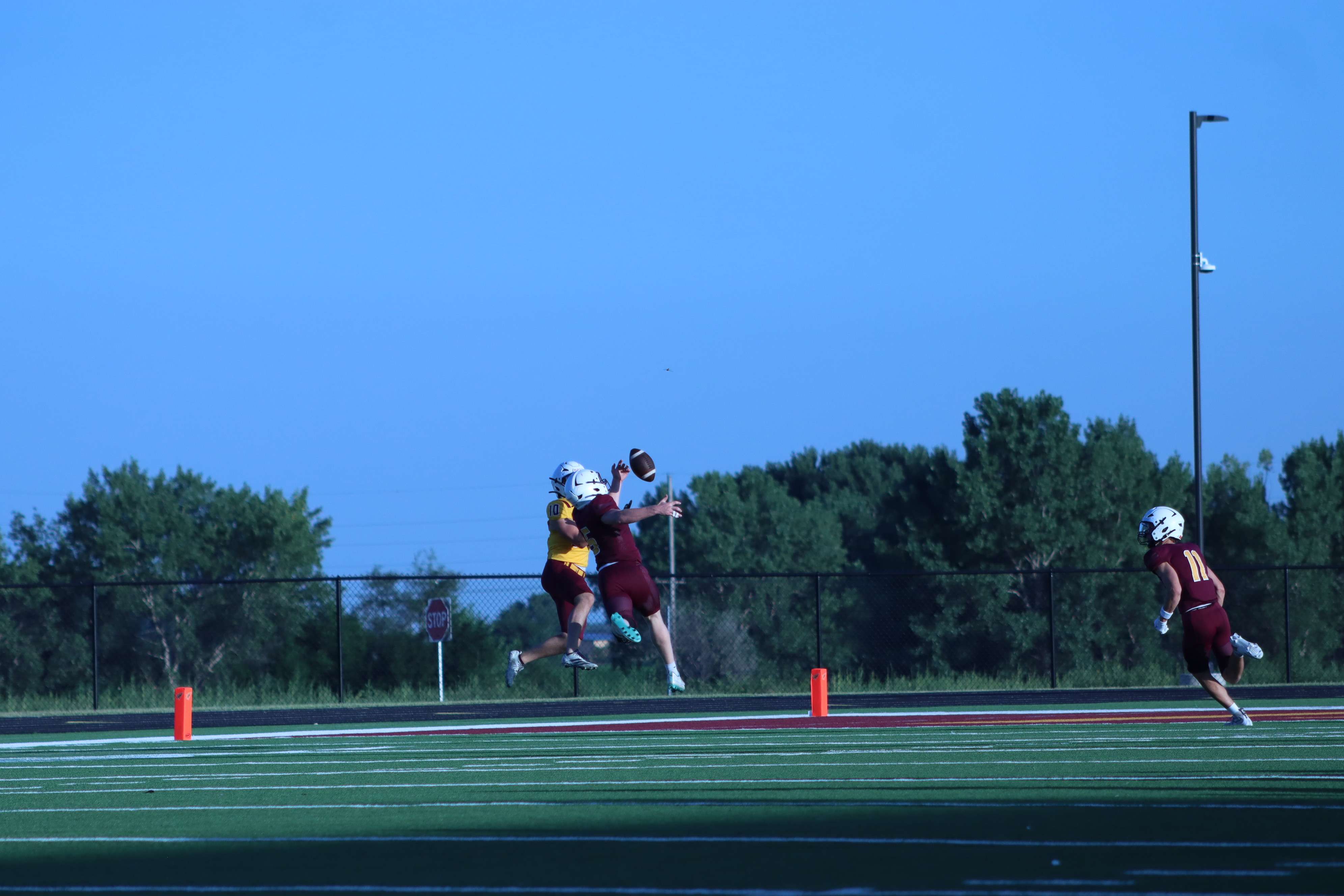 (5) Jace Dreher defends a pass.