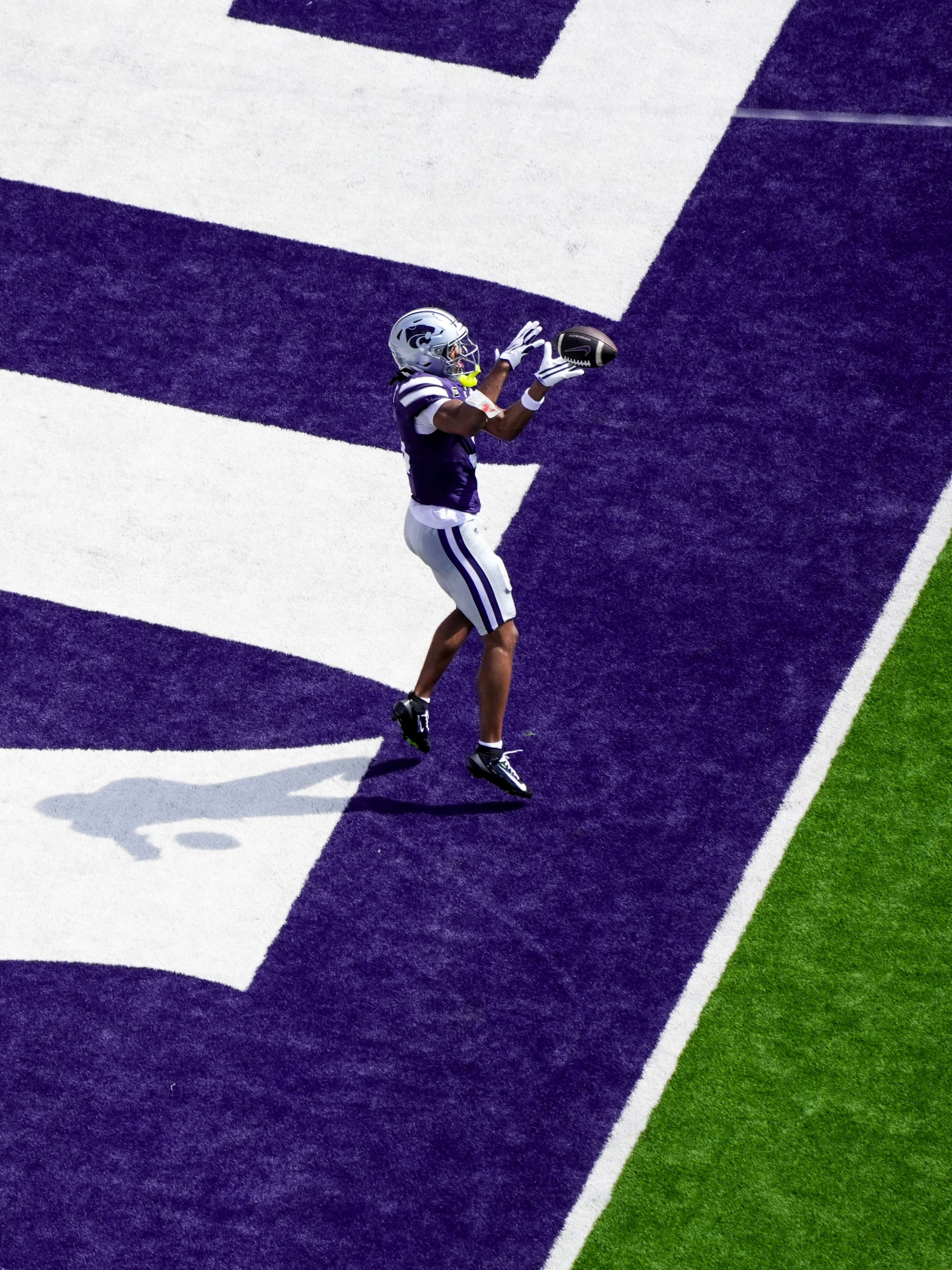 Josh Manning caught a touchdown pass and had 10 catches for 97 yards as Kansas State beat Washington State 34-7/ Photo courtesy of K State Football