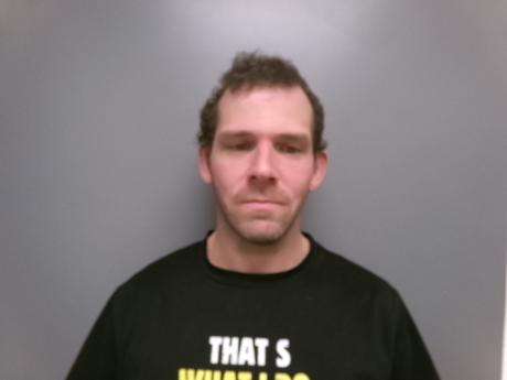 <b>Chad T Woods - No Operators License, Resisting Arrest-1st, Obstruct a Peace Officer, Refusal to Submit Pretest, Refused to Submit Chemical Test</b>