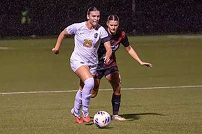 Fort Hays State forward Taylor Hill (25) advances the ball in an MIAA soccer match against #19 Central Missouri on Friday, September 25, 2026 in Hays, Kan. (FHSU Athletics photo/Madyson Schleip)
