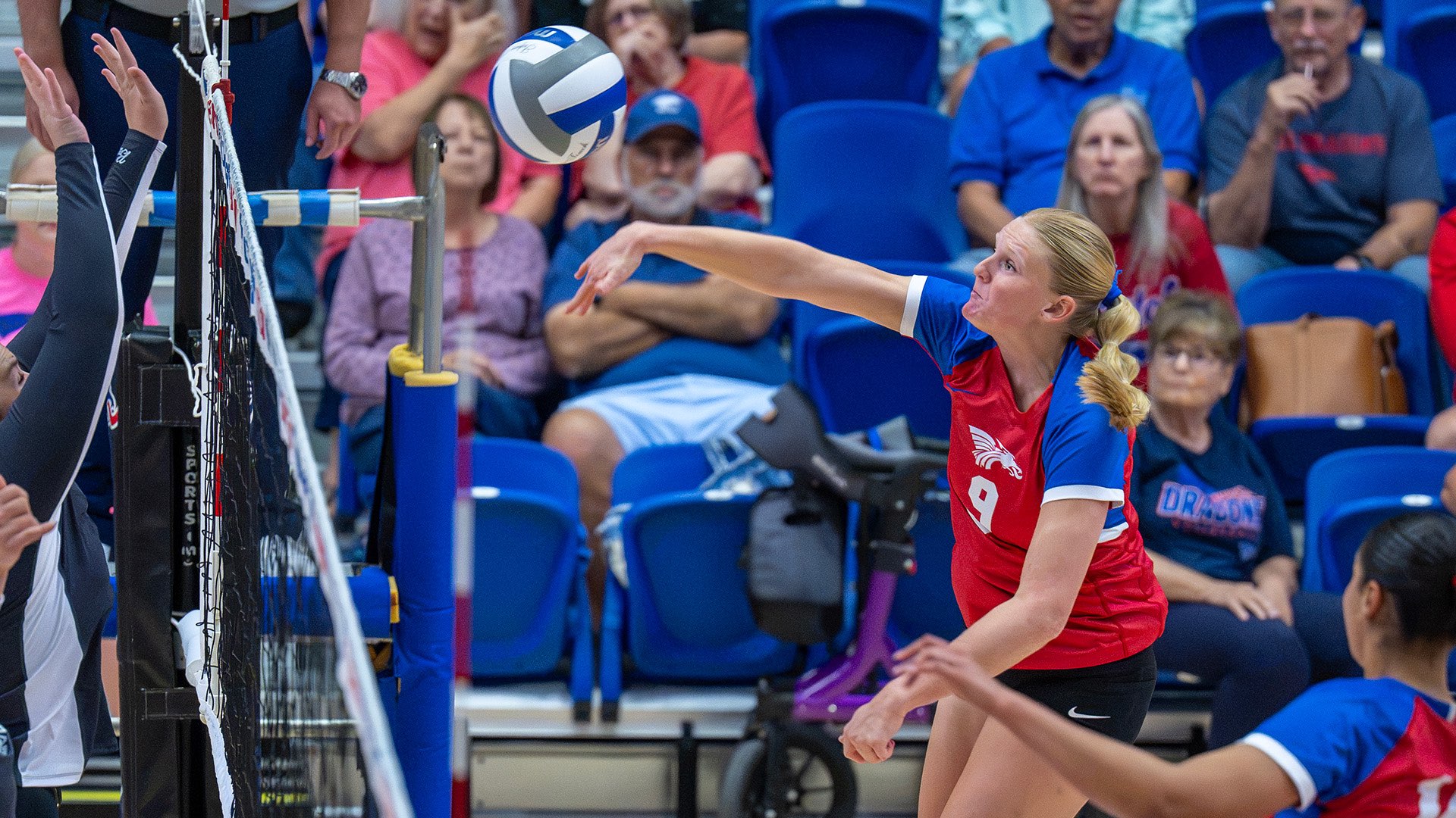Addison Hansen had four kills and a season-high five blocks in the No. 20-ranked Blue Dragon volleyball team's 3-0 KJCCC road win on Saturday at Garden City. (Andrew Carpenter/Digital Fox Photography)